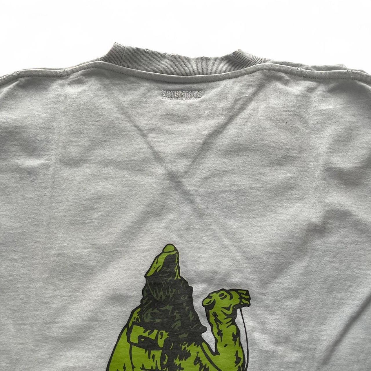 VETEMENTS AW19 SILK ROAD CAMEL LONG SLEEVE TEE